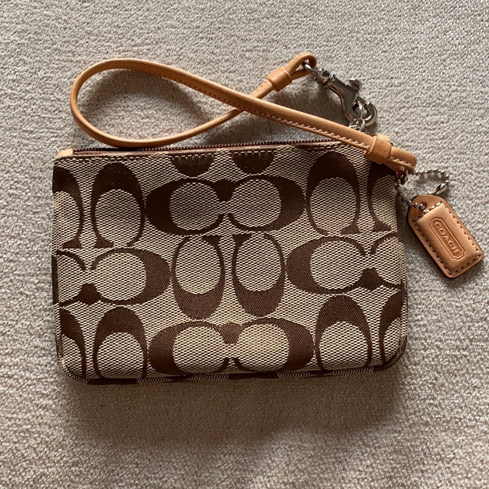 Coach Wristlet - pristine condition! - Picture 4 of 5